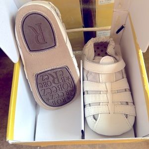 Robeez baby shoes new in box!!